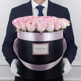 Ароматные эквадорские розы Pink O Hara в шляпной коробке XL