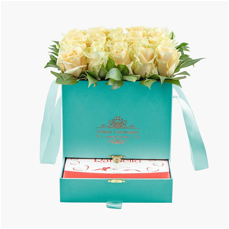 Коробка шкатулка Тиффани 25 кремовых роз Raffaello в подарок №759 - Фото 1