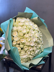 101 белая роза в упаковке (Кения)