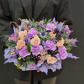 Композиция цветов в ящике 4