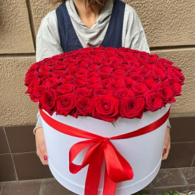 101 роза в коробке №173
