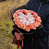Букет сердце из коралловых роз с конфетами Рафаэлло - Фото 3