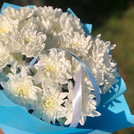 Букет из белых кустовых хризантем - Фото 2