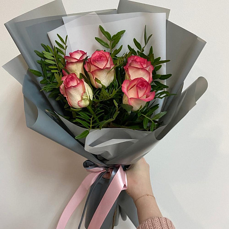 Букет из 5 роз Джумилия - Фото 6