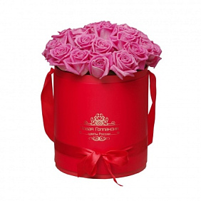 25 розовых роз в красной шляпной коробке №618