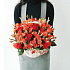 Яркая оранжевая корзина с розами - Фото 1