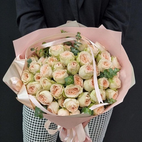 Букет кустовой розы Pavlova