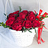 Корзина с красными розами и лентой - Фото 5