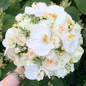 Букет невесты  Luxury Flowers Белая орхидея