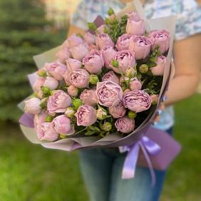 Букет кустовых пионовидных роз «Лавендер»
