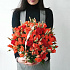 Яркая оранжевая корзина с розами - Фото 6