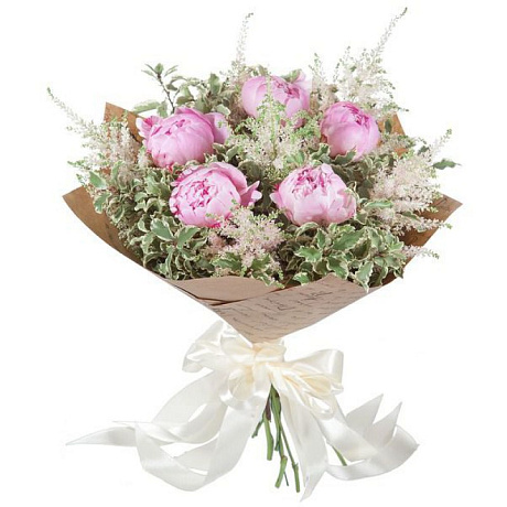 Букет из 5 розовых пионов с зеленью - Фото 1