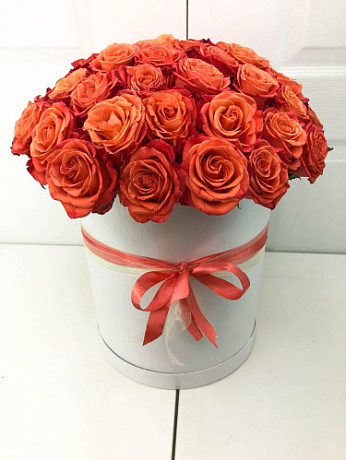 25 роз Час Пик в сиреневой шляпной коробке №599 - Фото 1