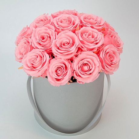 Цветы в коробке розовые розы - Фото 1