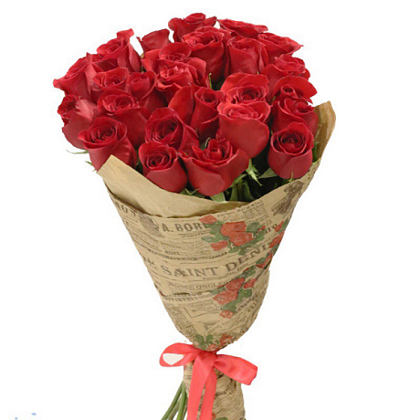 Маленький букет из 15 красных кустовых роз - Фото 1